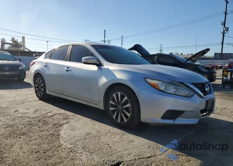 2017 Nissan Altima 2.5 из США, поврежденный, VIN 1N4AL3AP8HC244147